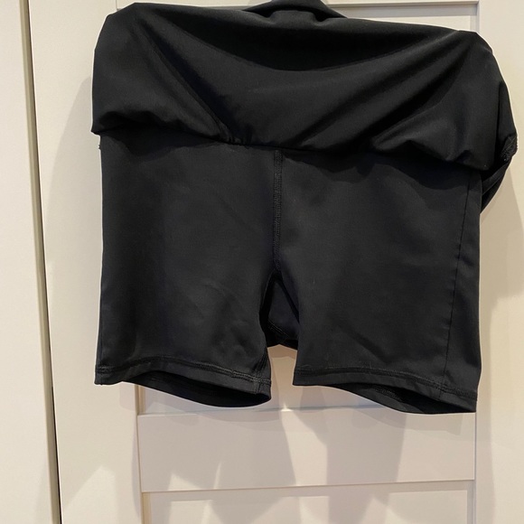 Athletic short/skirt - Picture 3 of 3